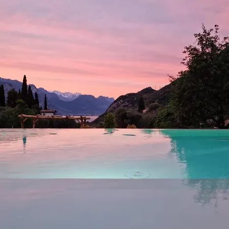 Elle Ecoholiday *